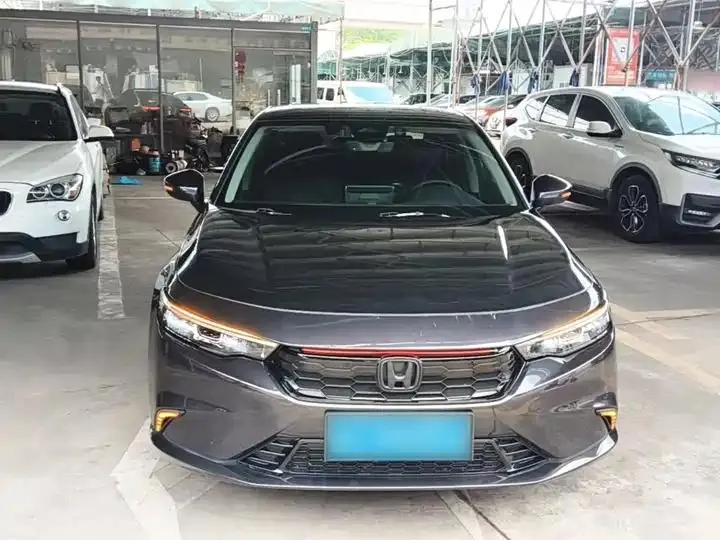 Stylish 2023 240TURBO CVT Luxury Edition 3
