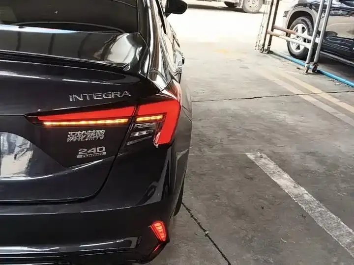 Stylish 2023 240TURBO CVT Luxury Edition 8