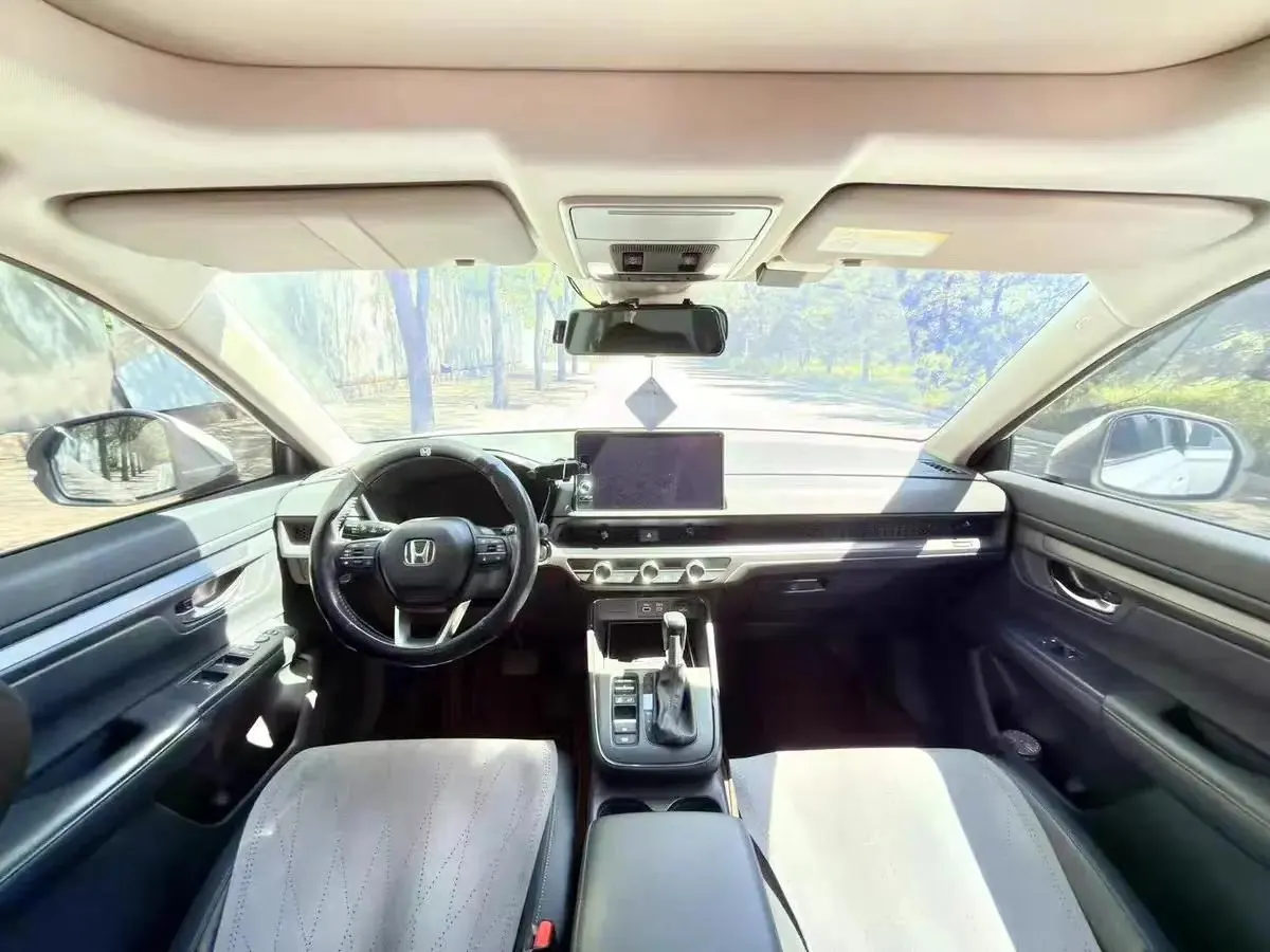 Honda CR-V 2023 240TURBO Two-Drive Front is still 5-seat Edition 6