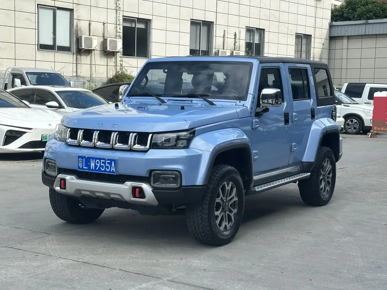 Beijing BJ40 2023 2.0T Automatic Four-wheel Drive City Hunter Edition Chivalrous Type - View 1