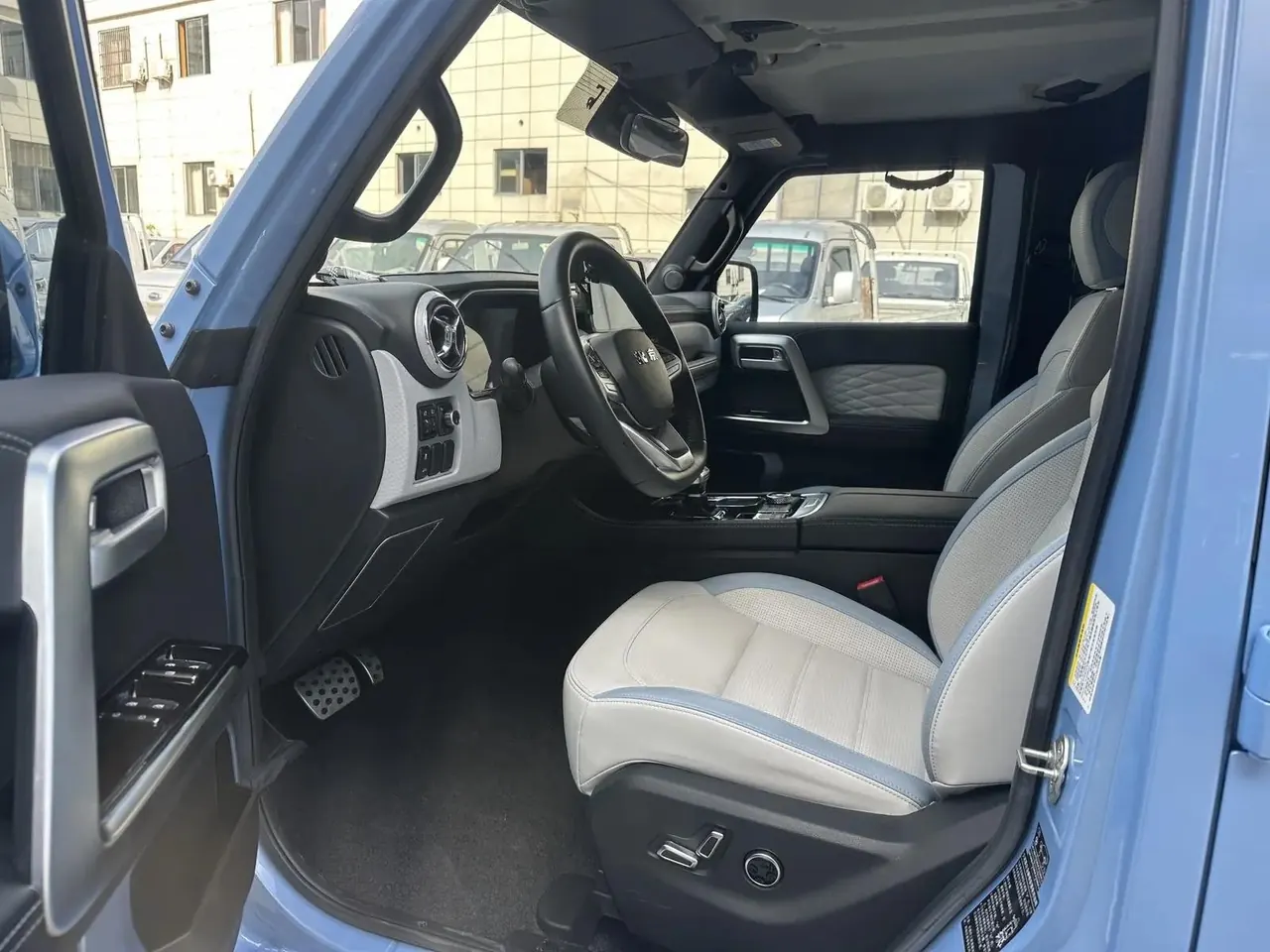 Beijing BJ40 2023 2.0T Automatic Four-wheel Drive City Hunter Edition Chivalrous Type 2