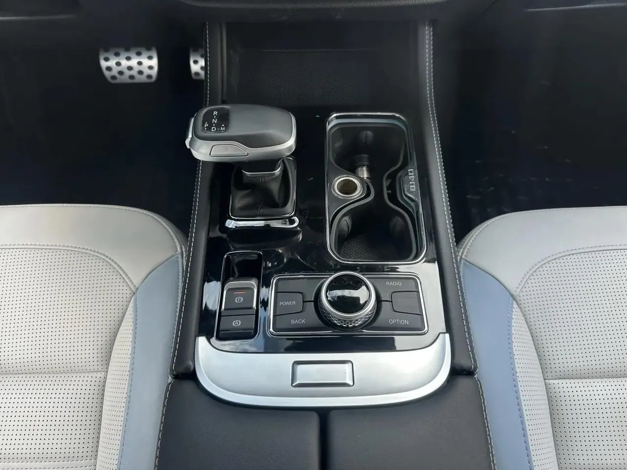 Beijing BJ40 2023 2.0T Automatic Four-wheel Drive City Hunter Edition Chivalrous Type 7