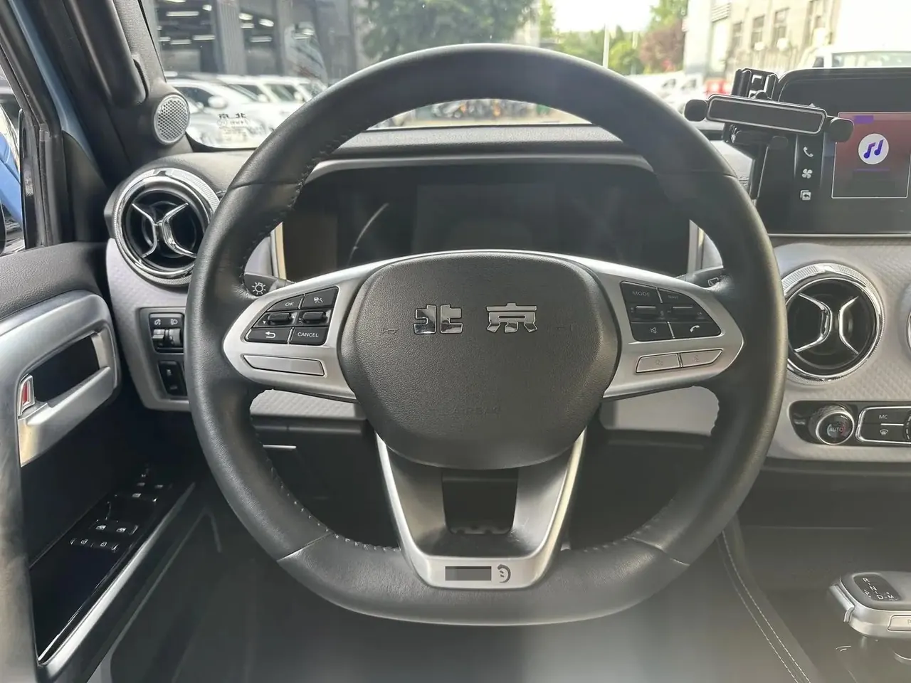 Beijing BJ40 2023 2.0T Automatic Four-wheel Drive City Hunter Edition Chivalrous Type 8