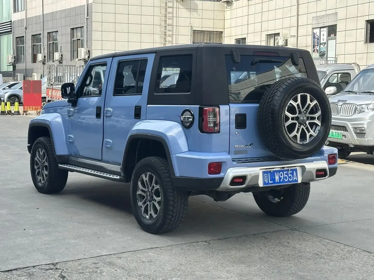 Beijing BJ40 2023 2.0T Automatic Four-wheel Drive City Hunter Edition Chivalrous Type 9