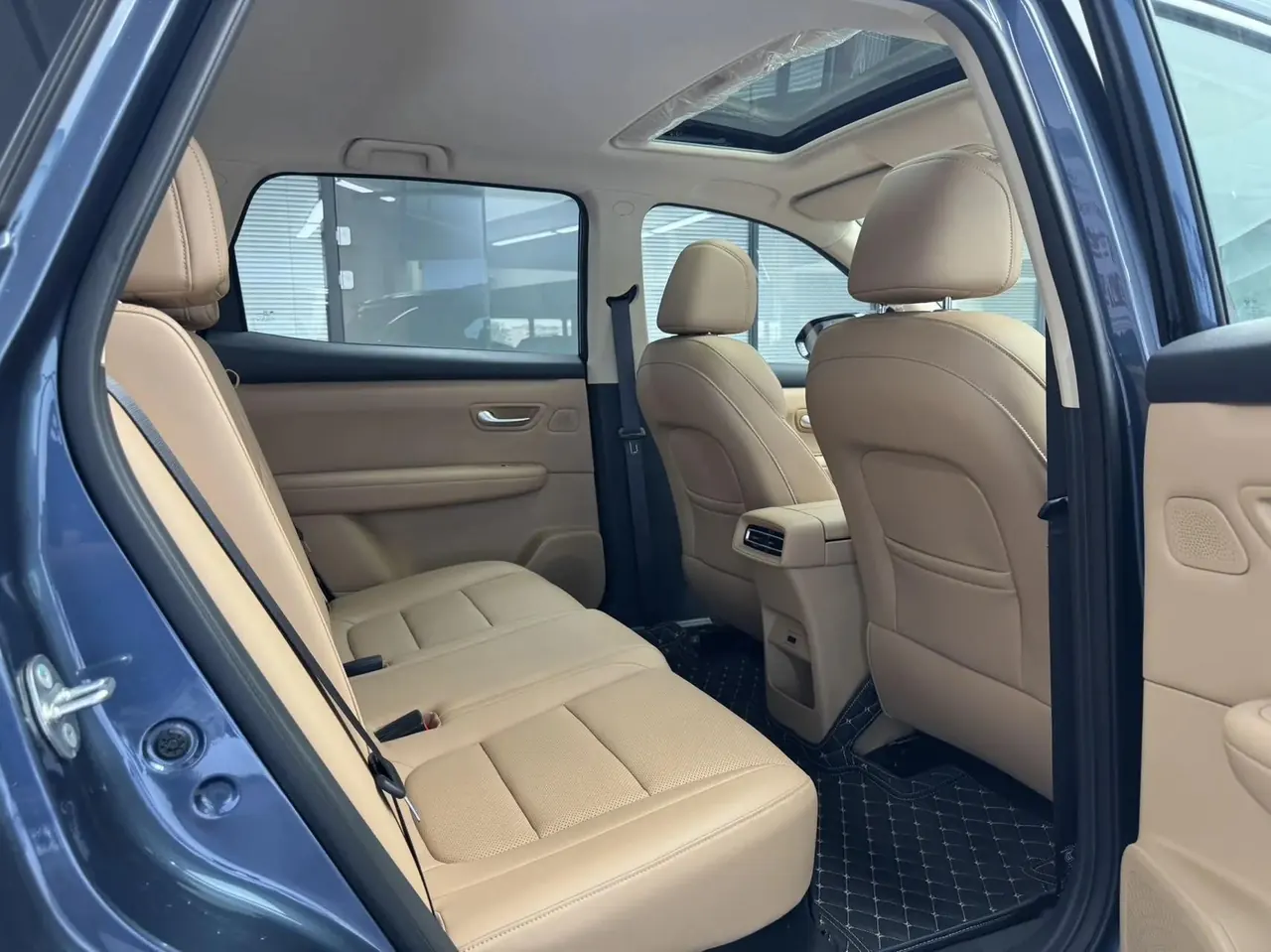 LanDian 2025 LanDian E5 PLUS 1.5 Stepless 165km Long Endurance First Edition 7-seat Automatic Gear 6
