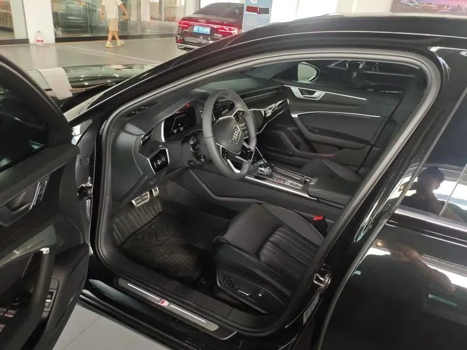 Audi 2026 A6L 2.0TFSI 45TFSI Quattro Select Dynamic Premium Bag Automatic Gear 4