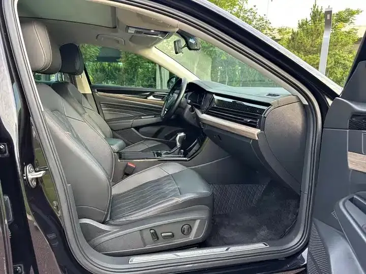 Passat 2021 330TSI Deluxe Edition 4