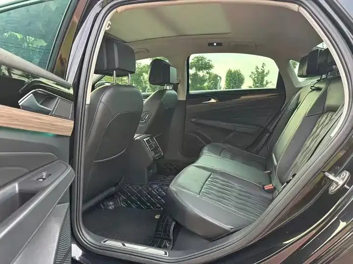 Passat 2021 330TSI Deluxe Edition 5