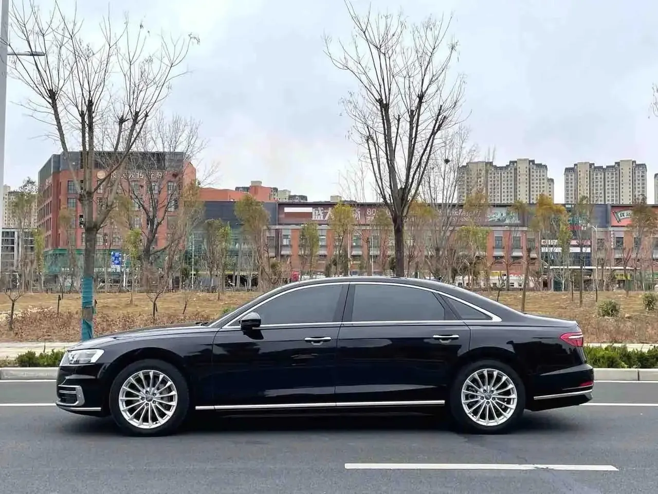 Audi A8 2021 model A8L 50 TFSI quattro Comfort version 4