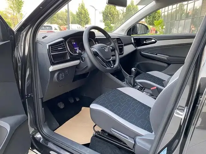 Jetta VS5 2024 280TSI Manual Pioneer Edition 4