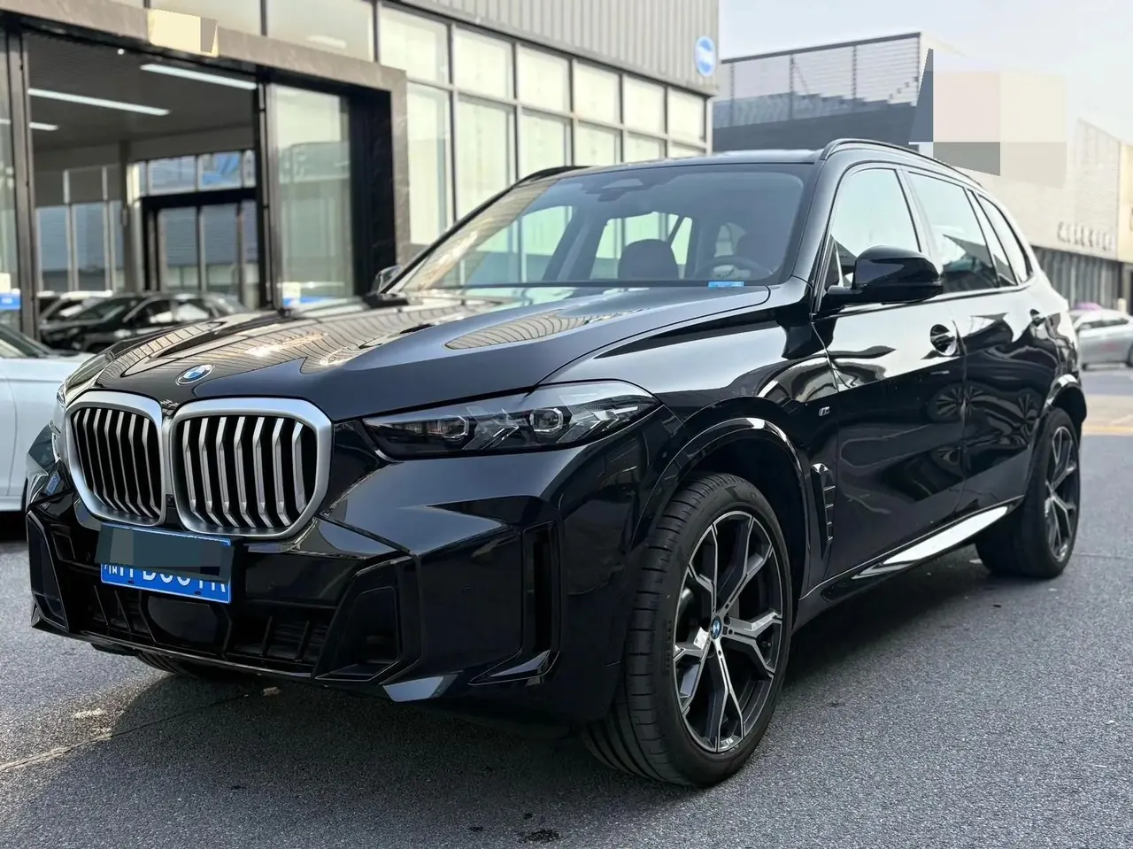 BMW 2023 X5 xDrive30Li 48V 2.0T Luxury Model M Sport Night Edition Automatic - View 1