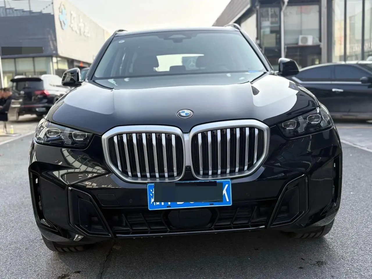 BMW 2023 X5 xDrive30Li 48V 2.0T Luxury Model M Sport Night Edition Automatic 2