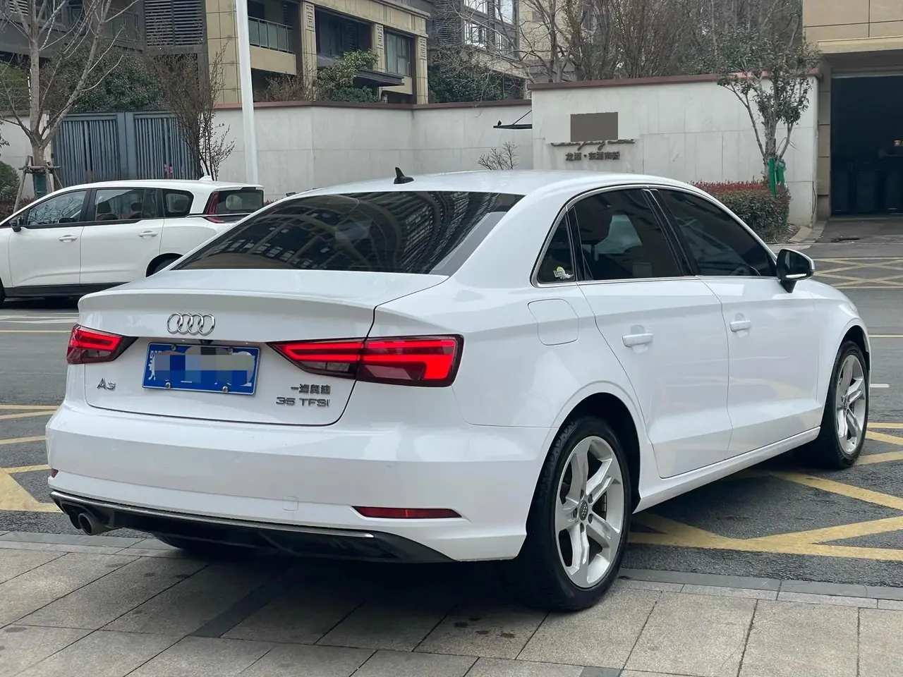 Audi A3 2020 Limousine 35 TFSI aggressive country v 7
