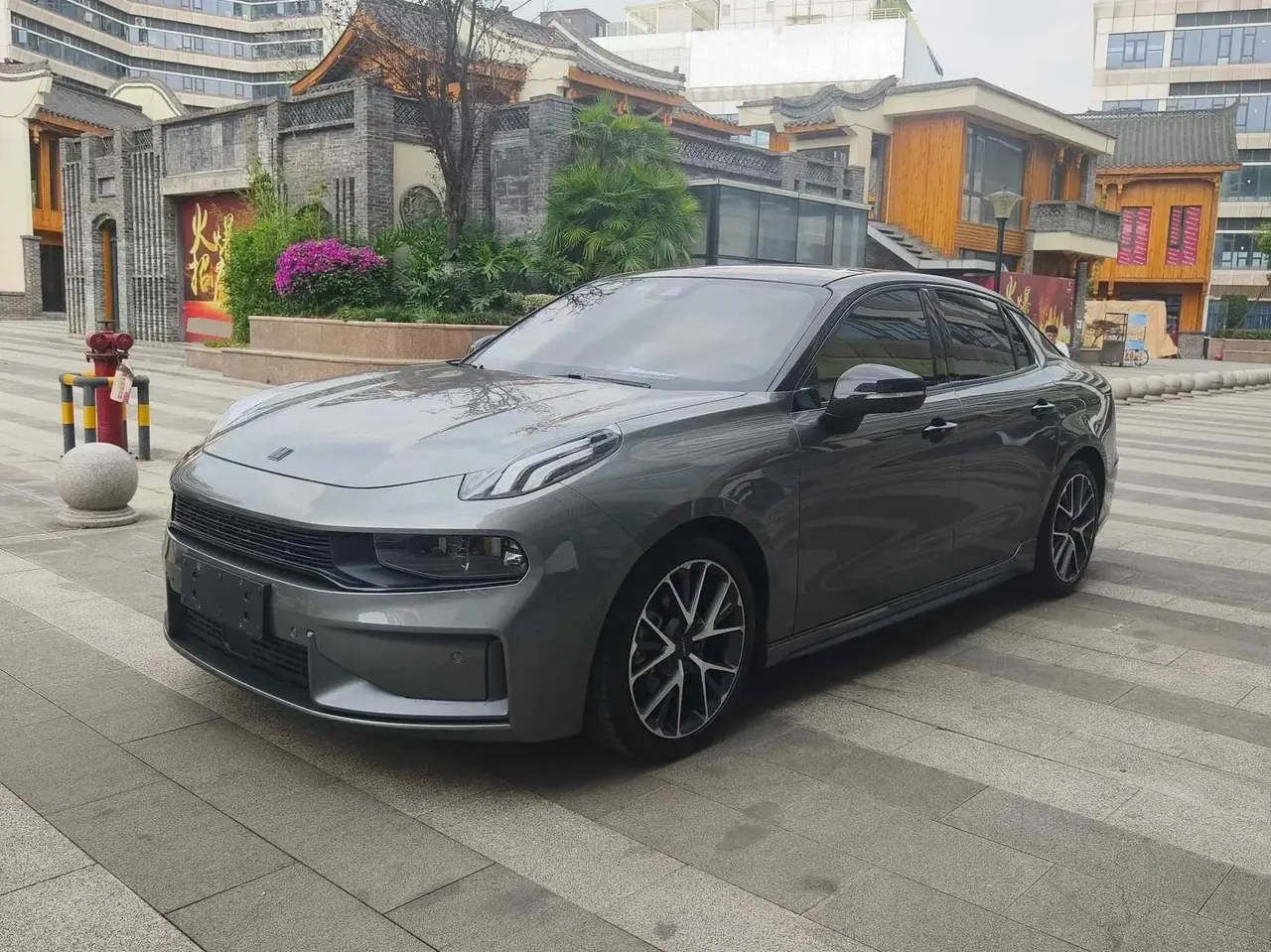 Открыть галерею: LYNK&CO 03 2022 1.5TD DCT Pro