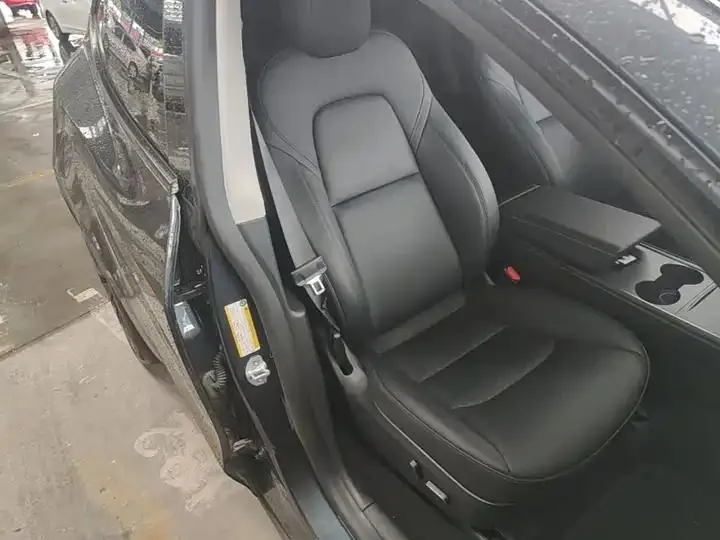 Model Y 2024 rear-wheel drive version 25
