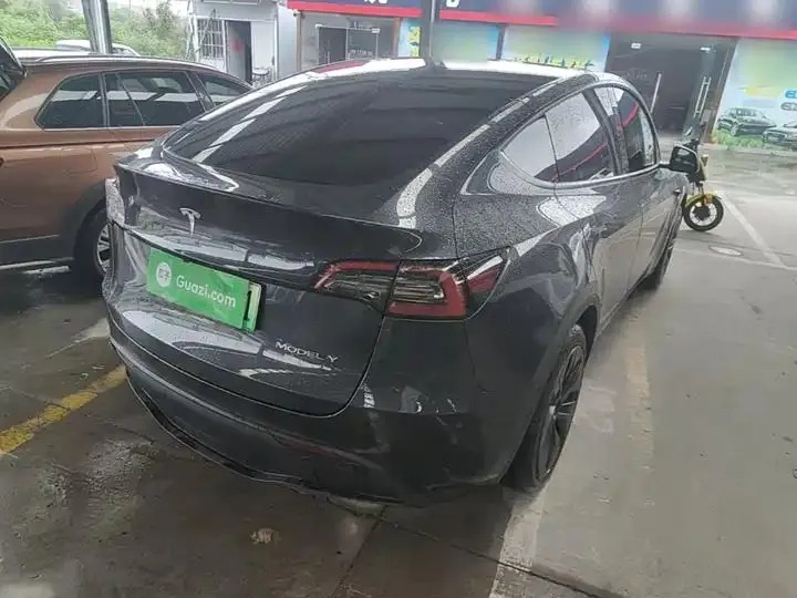 Model Y 2024 rear-wheel drive version 7