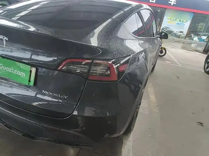 Model Y 2024 rear-wheel drive version 8
