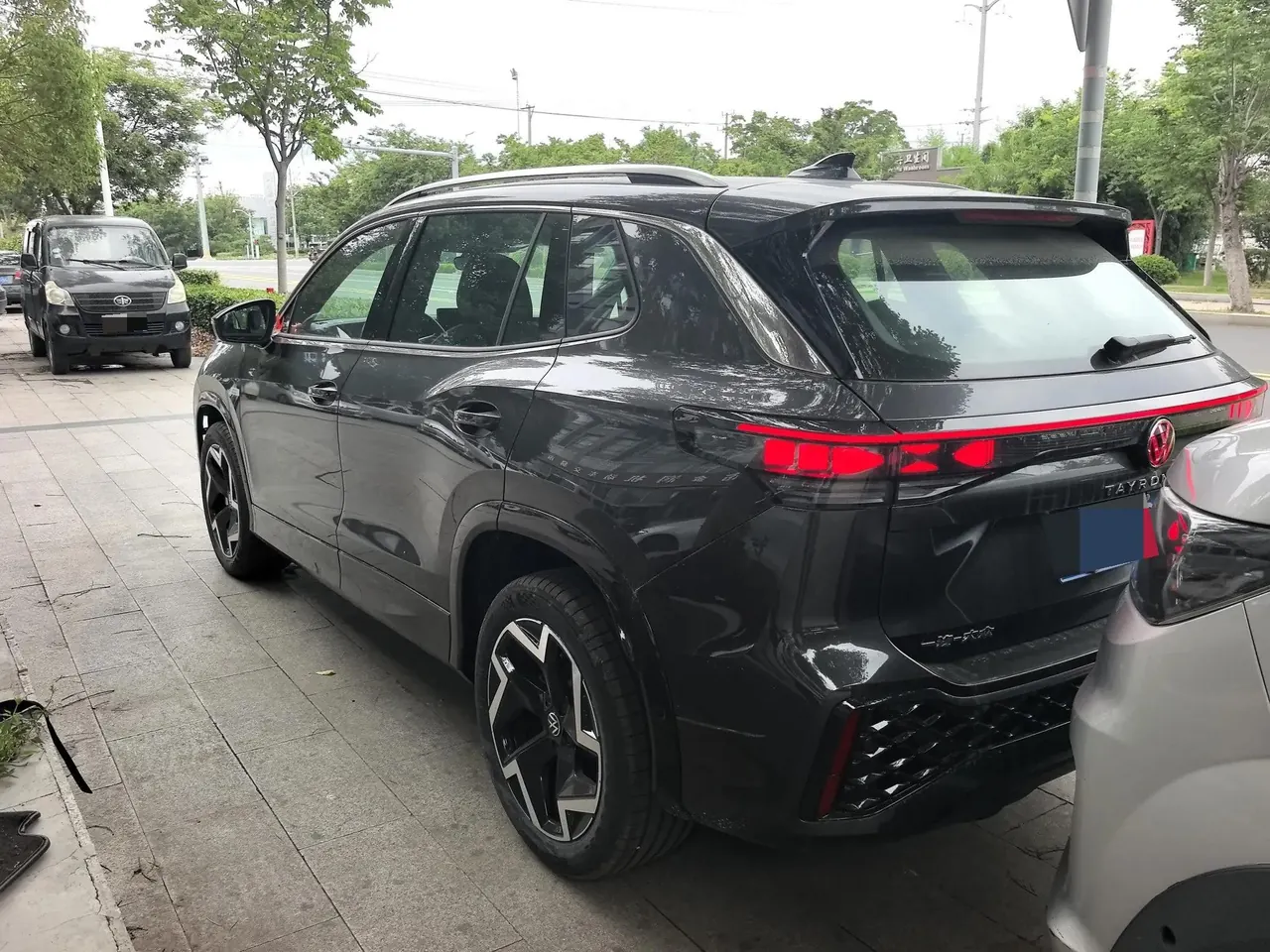 Volkswagen 2025 Tharu L 2.0TSI 380TSI Four-Wheel-Drive Luxury Easy Package Automatic 5