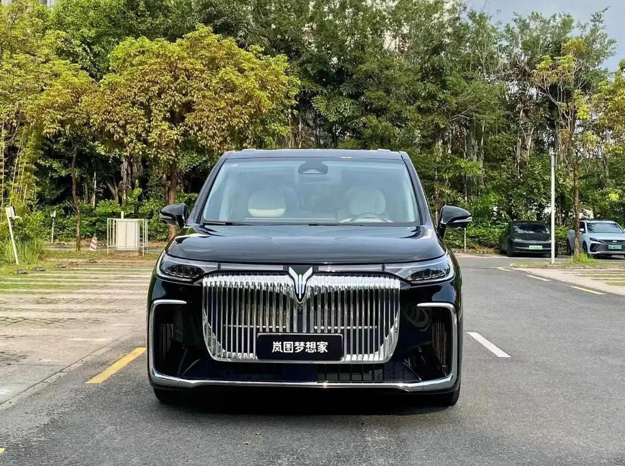 Voyah 2025 Model Dreamer PHEV 1.5T Four-Wheel-Drive Prestige Kunpeng Edition Automatic 2