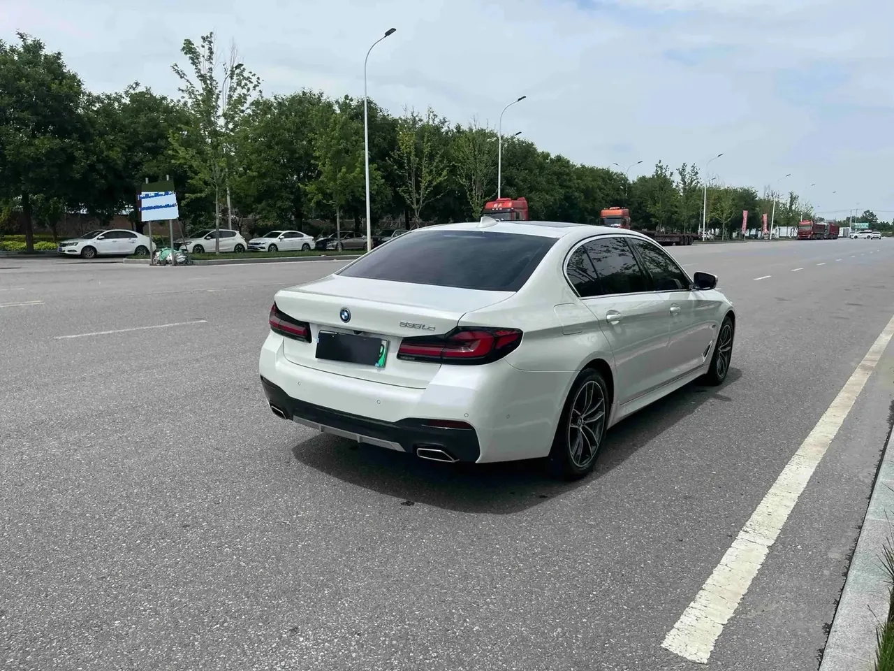 BMW 5 New Energy 2021 Modified 535Le M Sports Suit 18