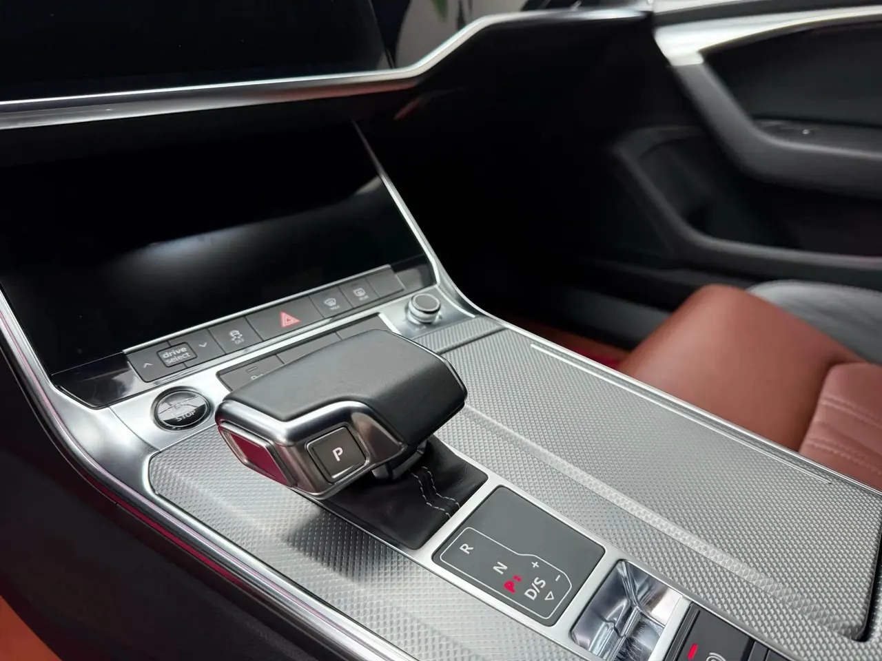Audi A6L 2021 45 TFSI quattro Selected Dynamic Type 10