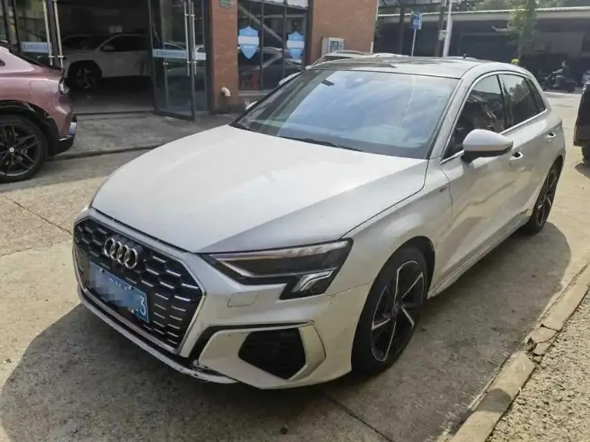 Audi A3 2021 model Sportback 35 TFSI Fashion Sport version - View 1