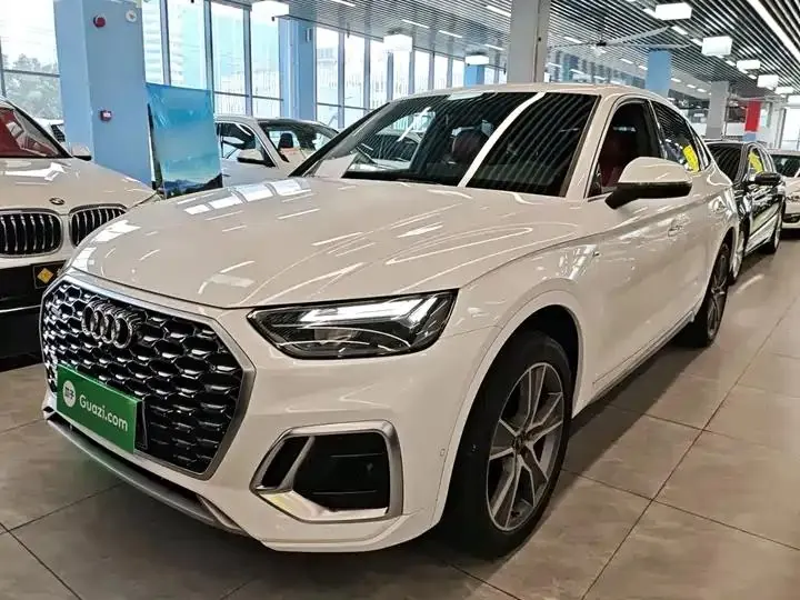 Open image lightbox: Audi Q5L Sportback 2022 40 TFSI Luxury Model