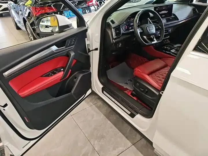 Audi Q5L Sportback 2022 40 TFSI Luxury Model 13