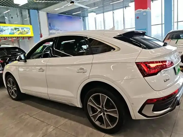 Audi Q5L Sportback 2022 40 TFSI Luxury Model 4