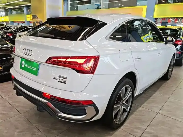 Audi Q5L Sportback 2022 40 TFSI Luxury Model 6