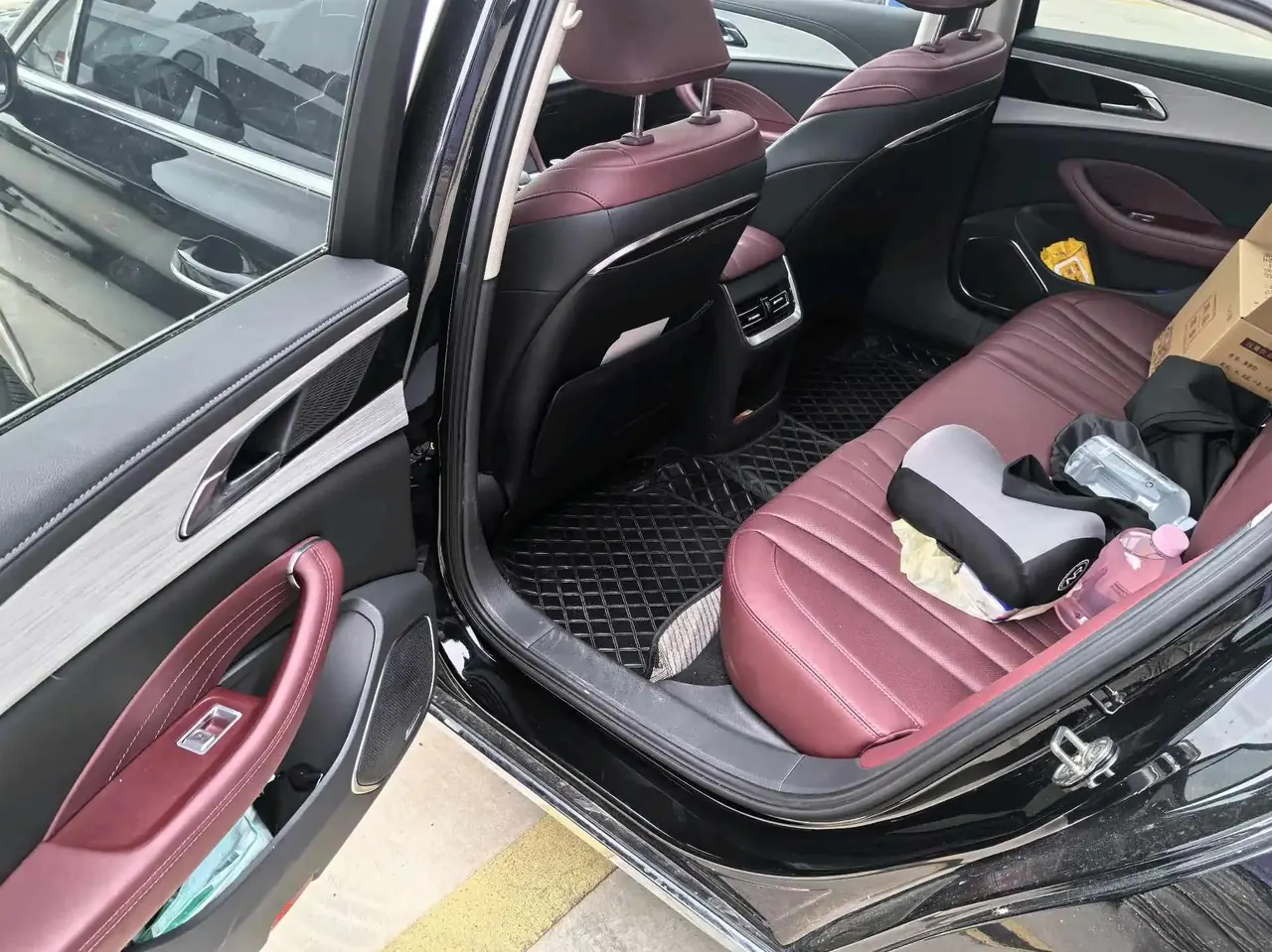 HongQi 2025 Model H5 2.0T Flag-Champ 500,000-Vehicle Commemorative Edition Automatic 4