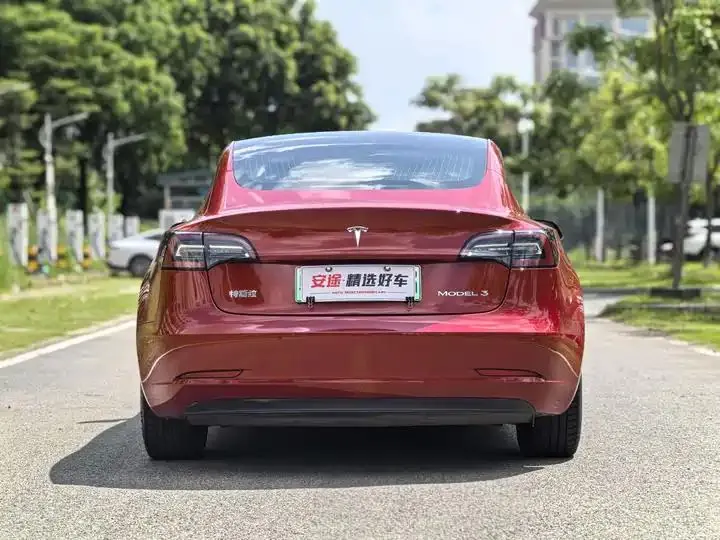2020 Model 3 Standard Range Rear-Wheel Drive Upgrade Version 4