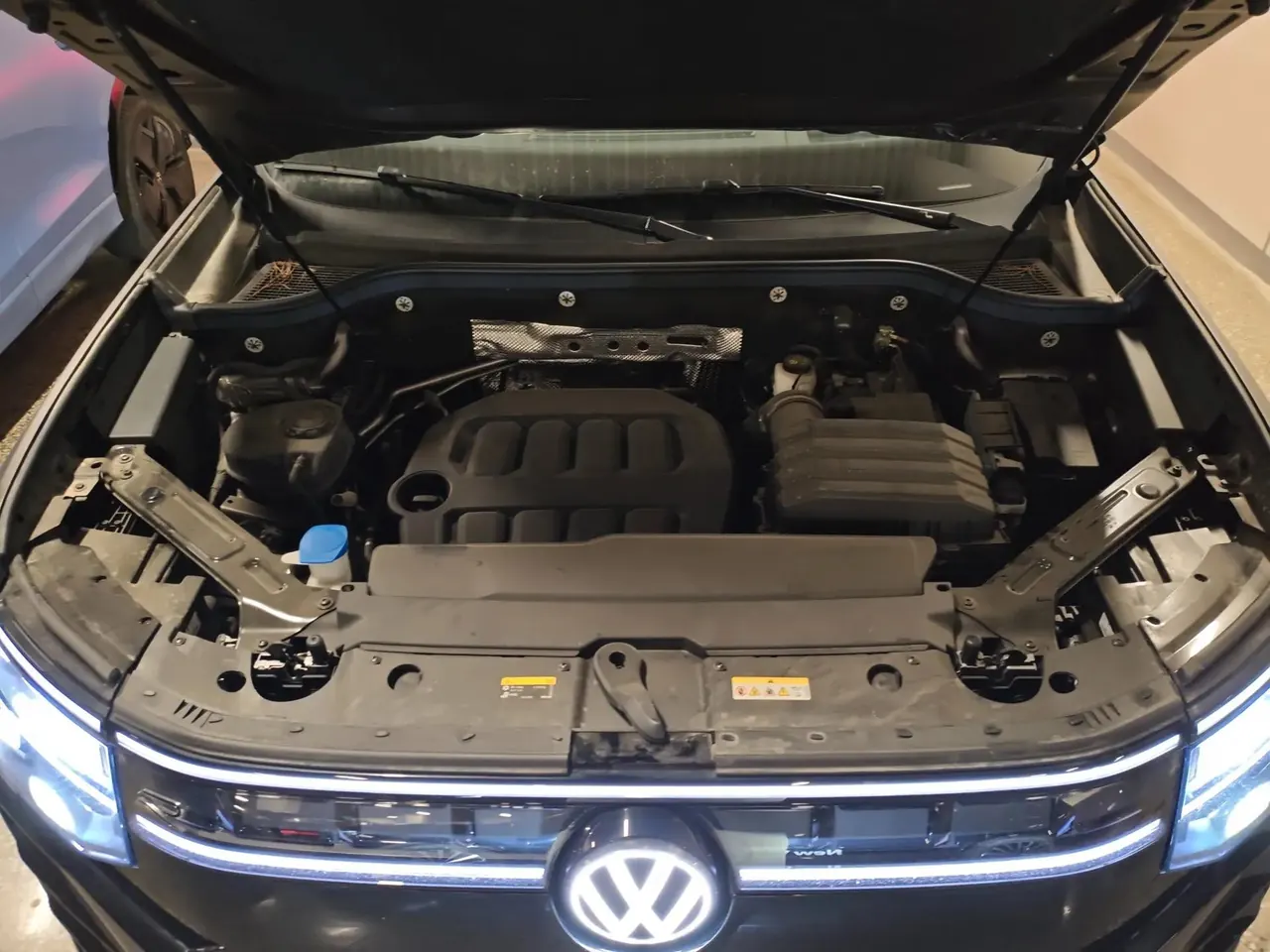 Volkswagen 2025 Teramont Pro 2.0TSI 450TSI Four-Wheel-Drive Summit Edition Automatic 3