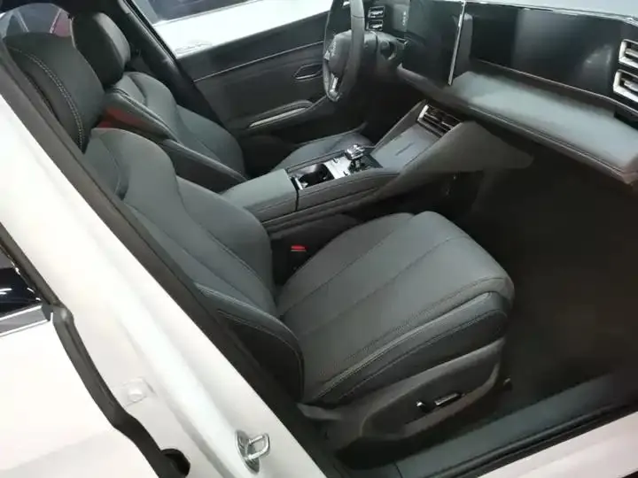 Qin L 2025 DM-i smart driving version 120KM Exceed 25