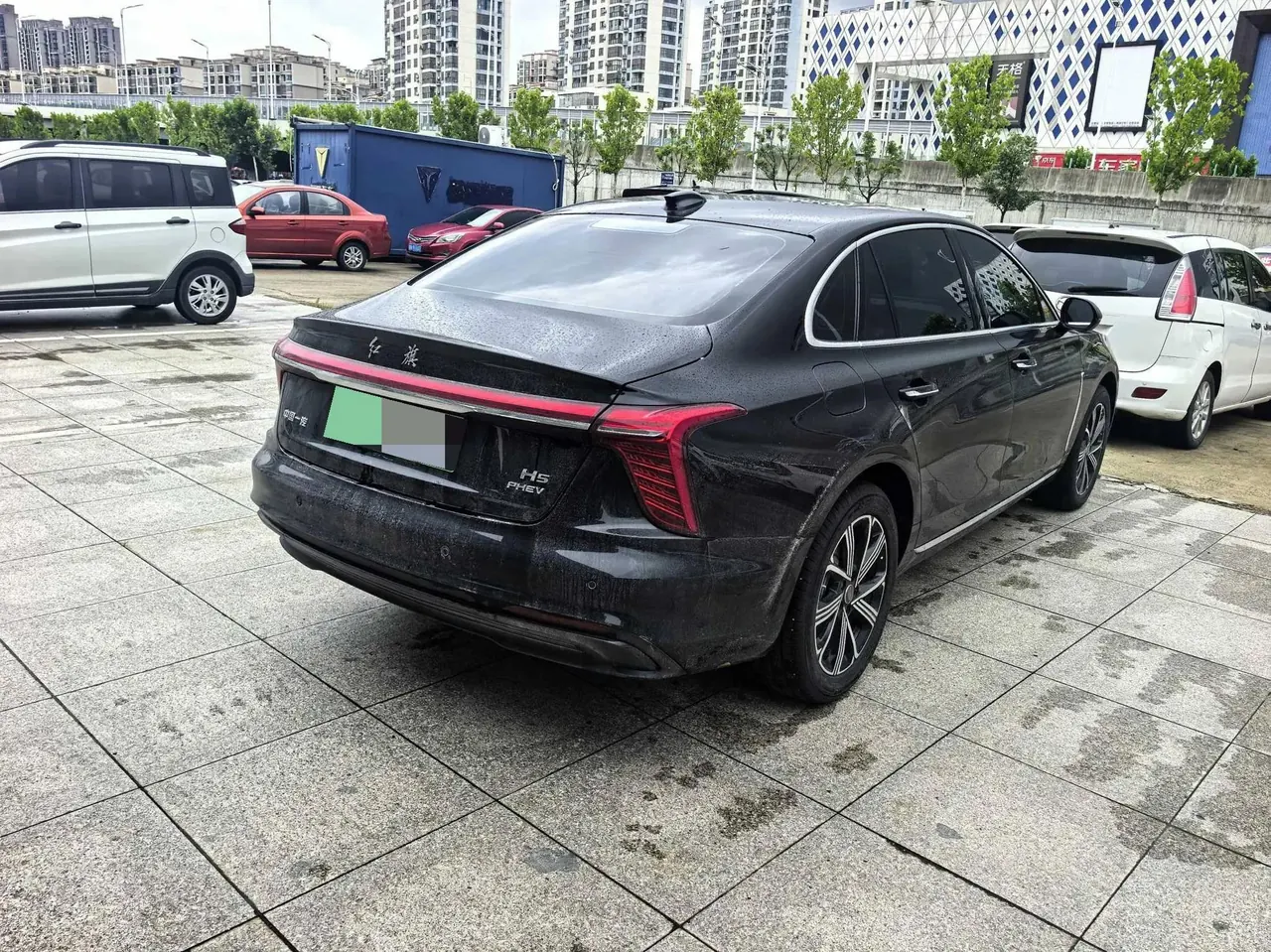 HongQi 2025 H5 PHEV 1.5T 170 Super Hybrid Automatic Gear 3