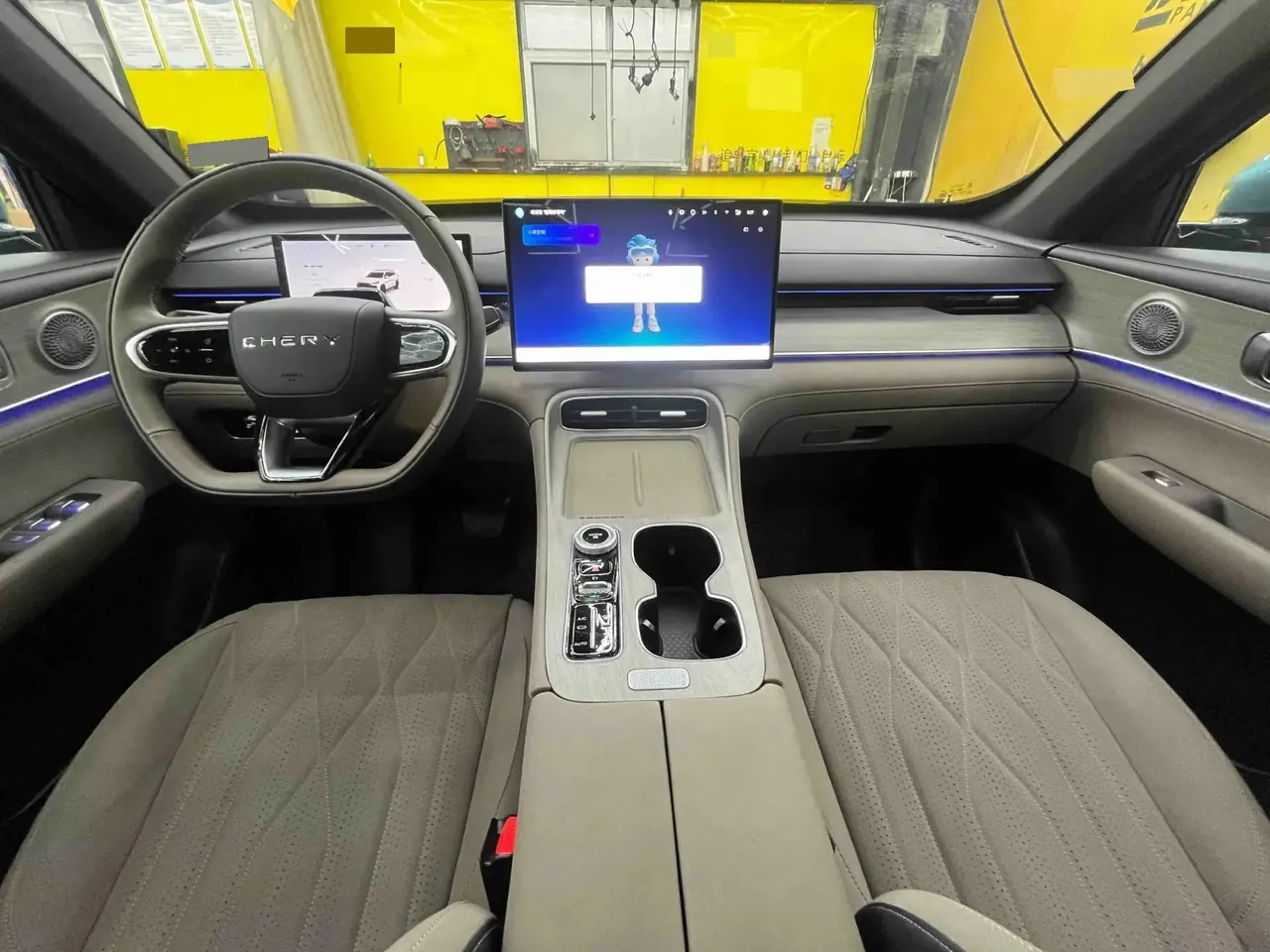 Ruihu 8 PLUS 2025 290TGDI DCT High Edition 6