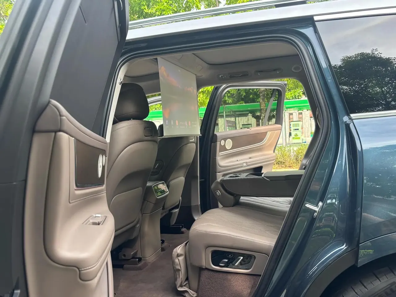 AITO 2024 AITO M9 EV Pure Electric Ultra Edition 100kWh5-seat Edition Automatic Gear 7
