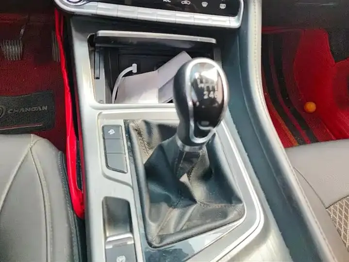 ChangAn CS55PLUS 2020 1.5T manual dazzle color type 16