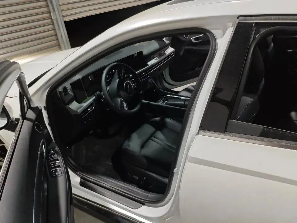 Hyundai 2024 11th Generation Sonata 1.5T Pro Automatic 3
