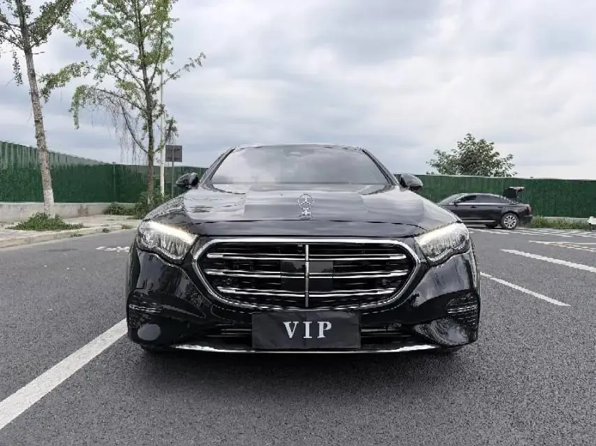 Mercedes Benz E Class 2024 E 260 L 4MATIC 48V 2.0T Automatic 3