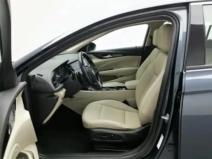 Regal 2020 552T Elite 10