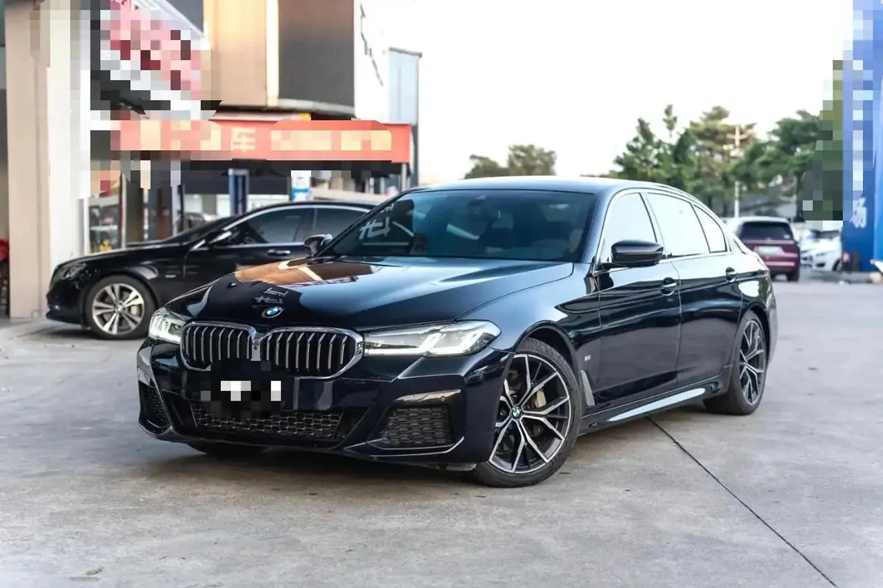 BMW 5 Series 2022 Modified 530Li Exclusive M Sports Suit - View 1