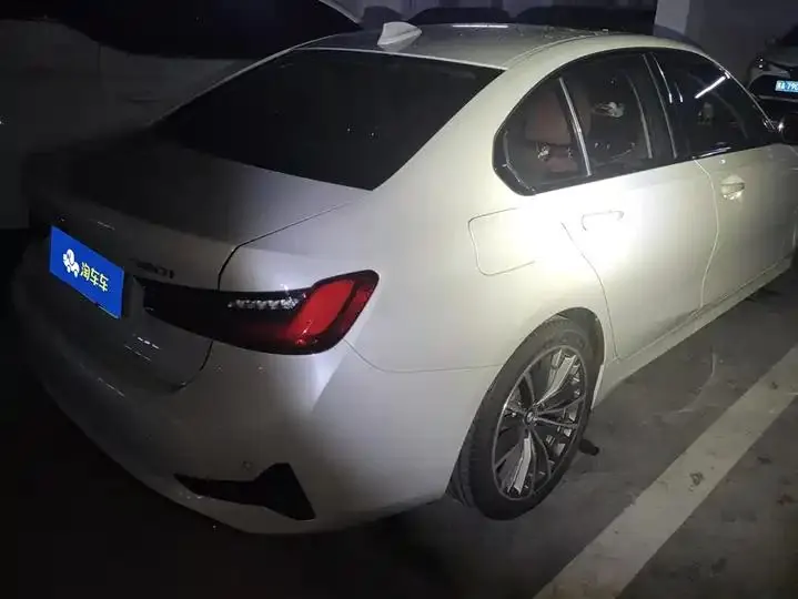 BMW 3 Series 2021 Modified 320i Sports Suit 3