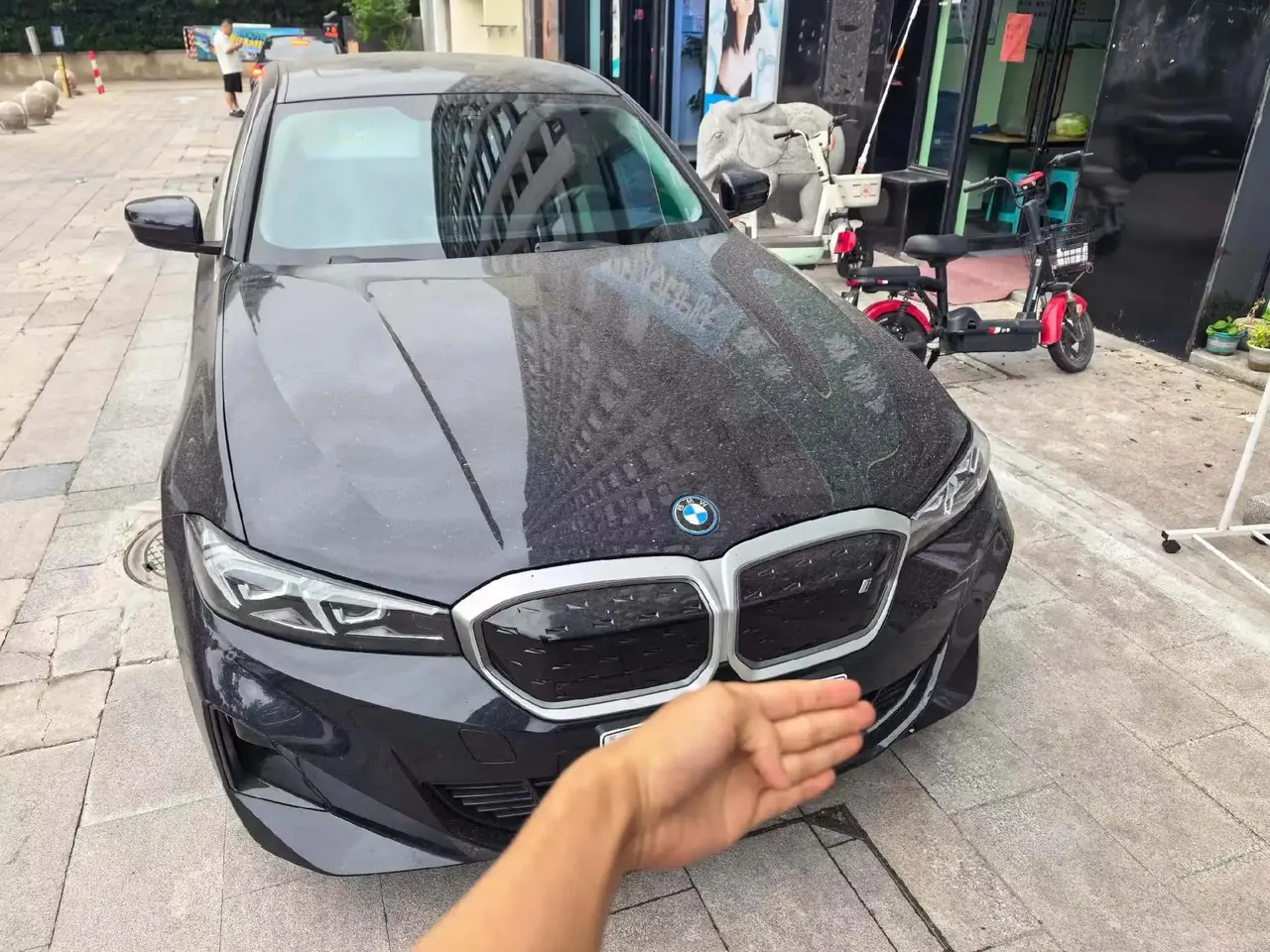 BMW 2024 i3 eDrive 35 L automatic gear - View 1