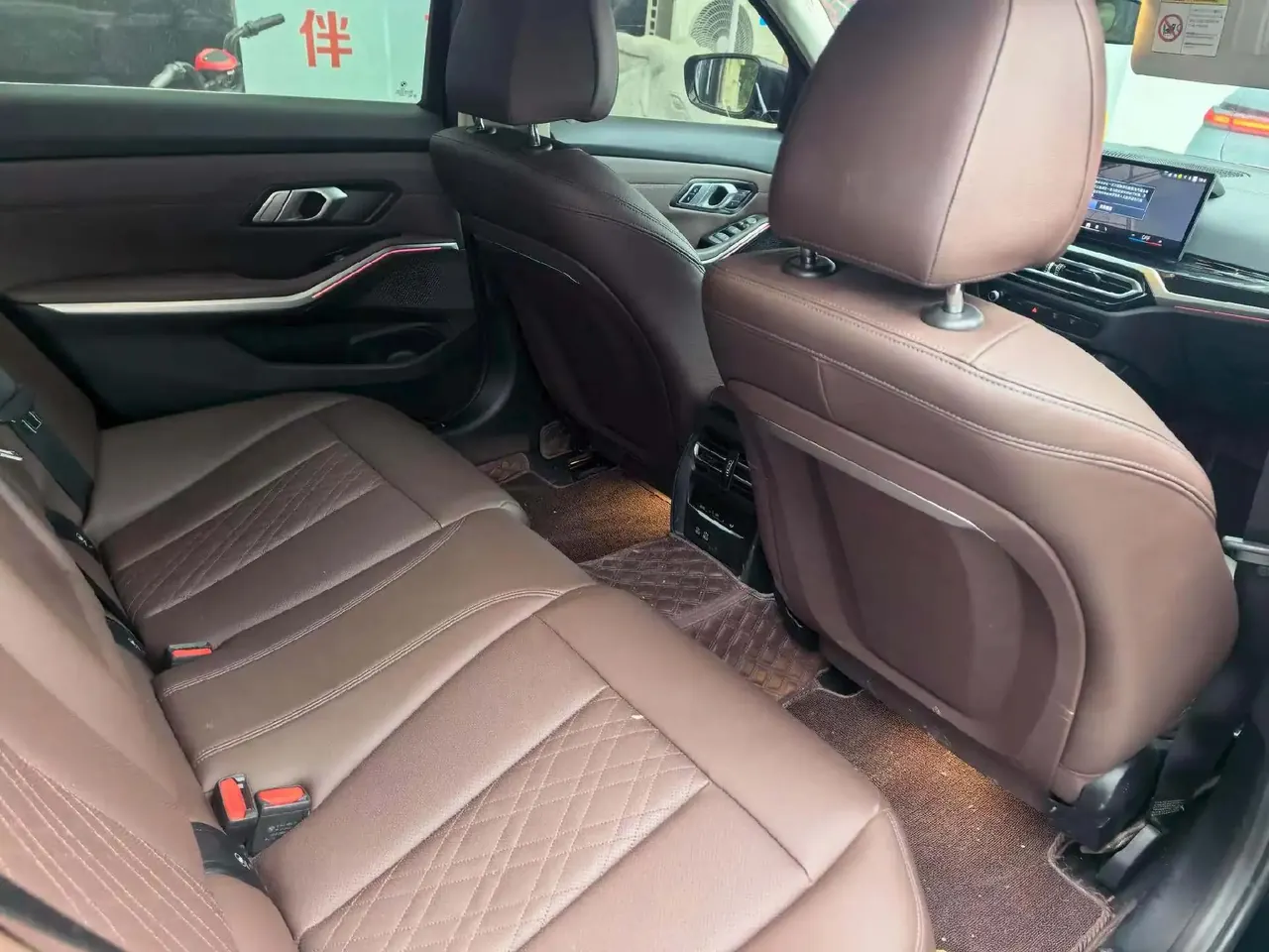 BMW 2024 i3 eDrive 35 L automatic gear 3