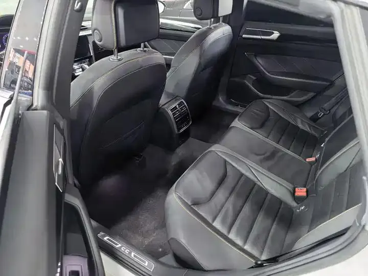 FAW-Volkswagen CC 2021 model 380TSI Striking Edition 8