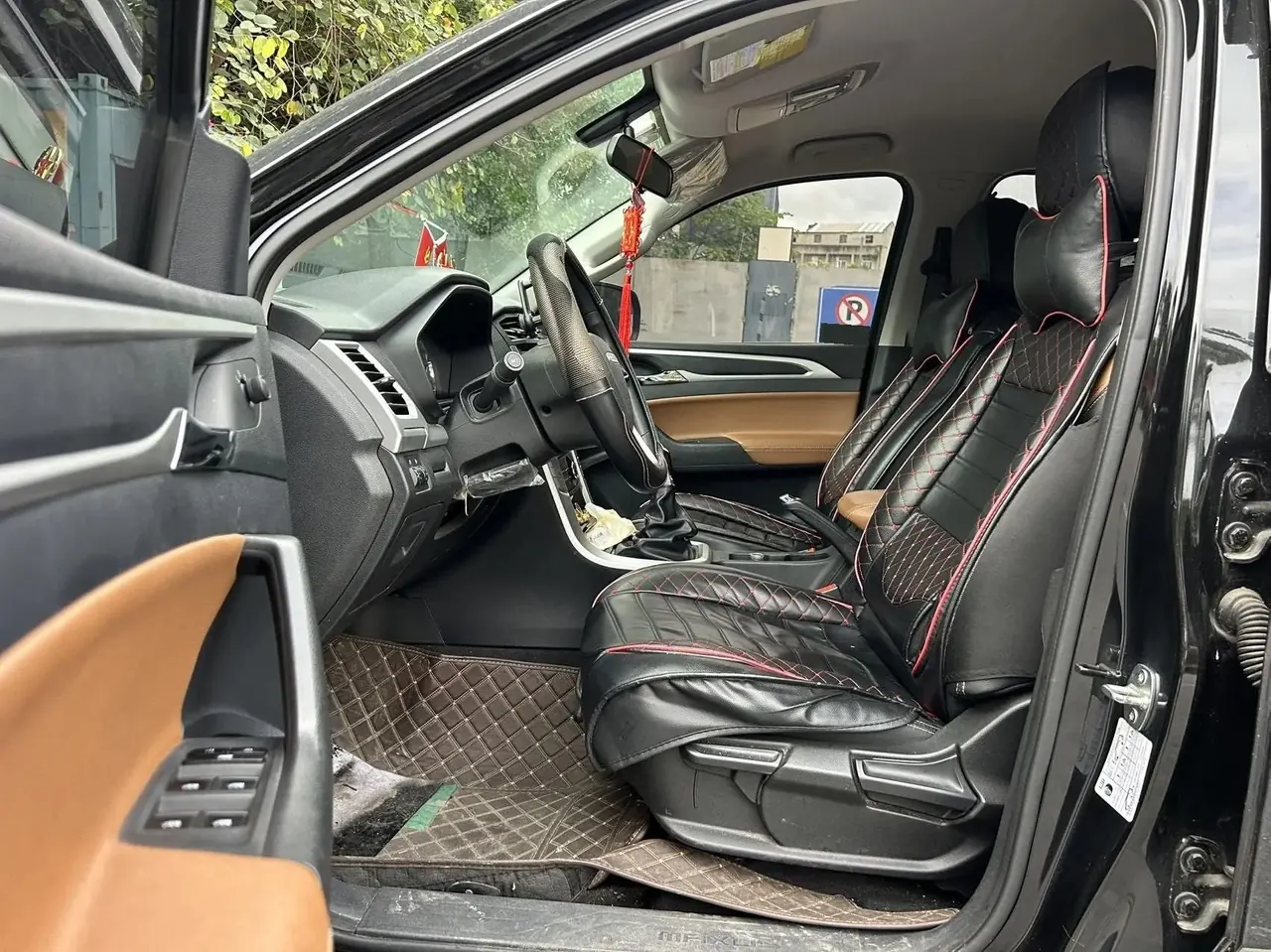 Mercedes Benz 2023 Vito 2.0T Elite Edition 7-seat Automatic Gear 4