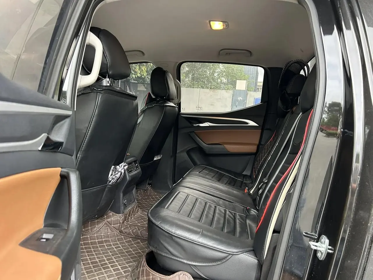 Mercedes Benz 2023 Vito 2.0T Elite Edition 7-seat Automatic Gear 5