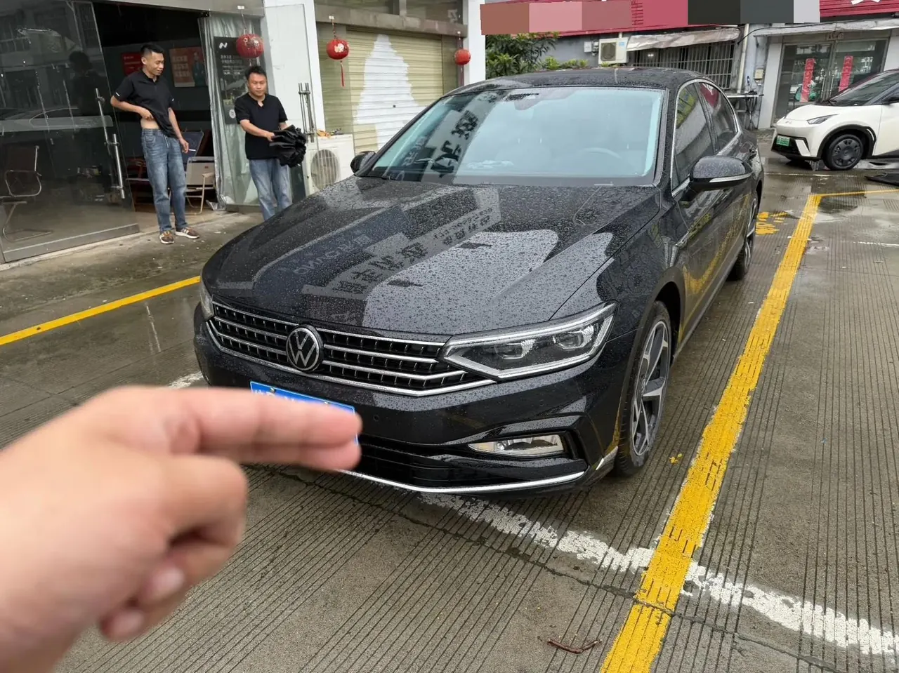 Volkswagen 2024 Magotan 2.0TSI 330TSI 2 Million Units Shared Luxury Automatic - View 1