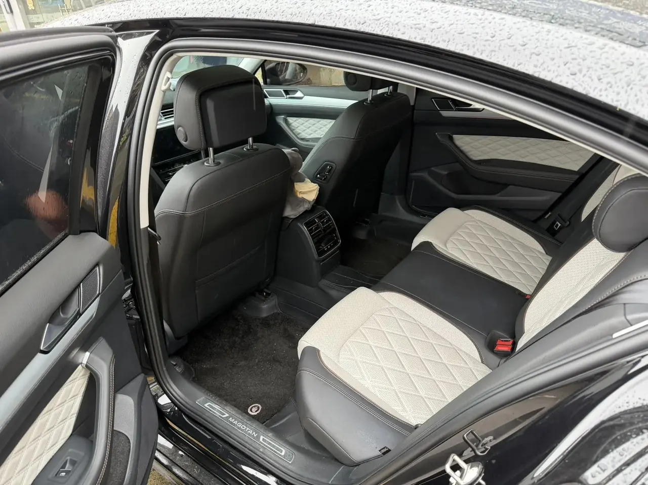 Volkswagen 2024 Magotan 2.0TSI 330TSI 2 Million Units Shared Luxury Automatic 4